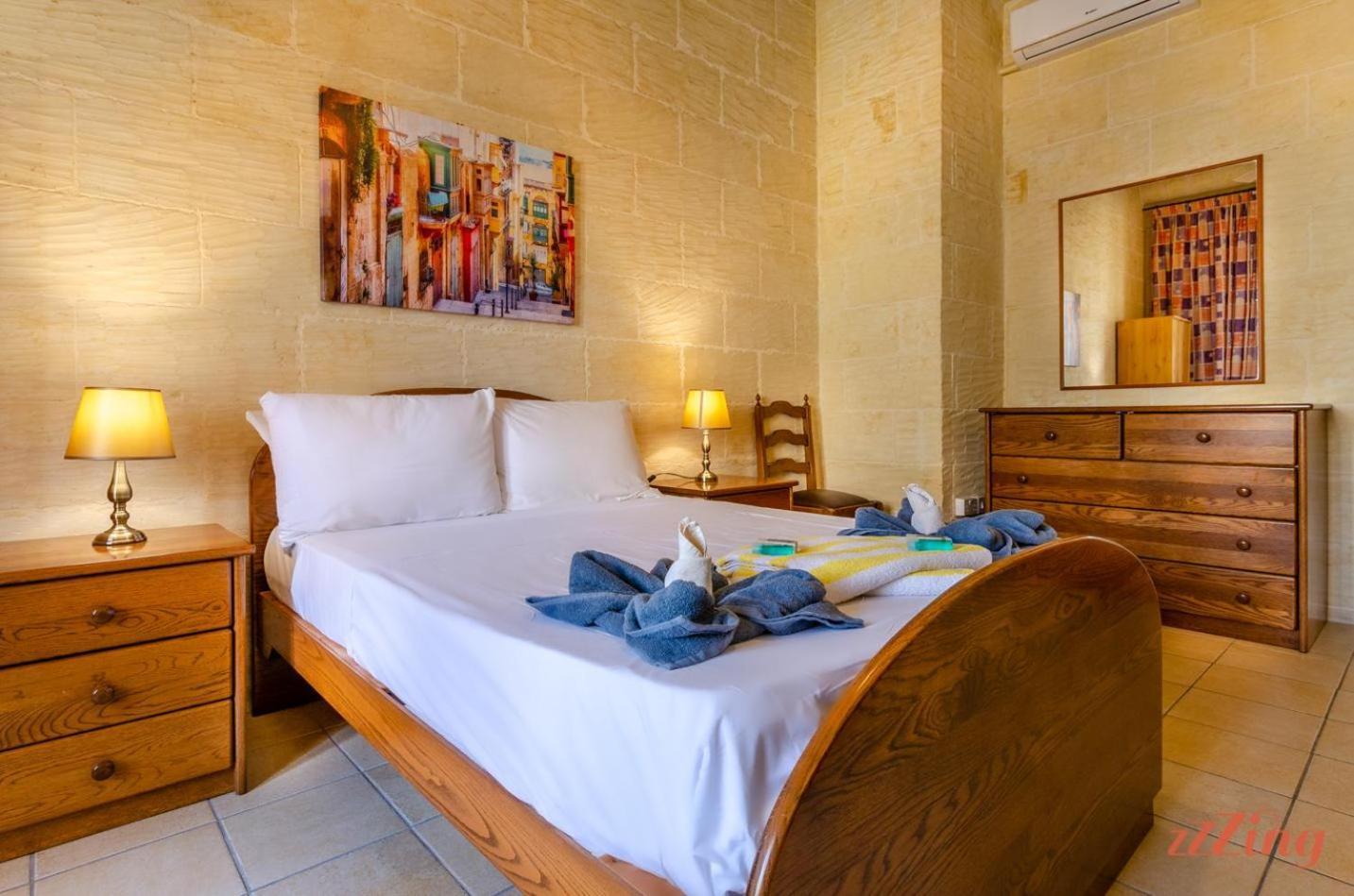 Villa Grand Gozo With Games & Pool Sannat