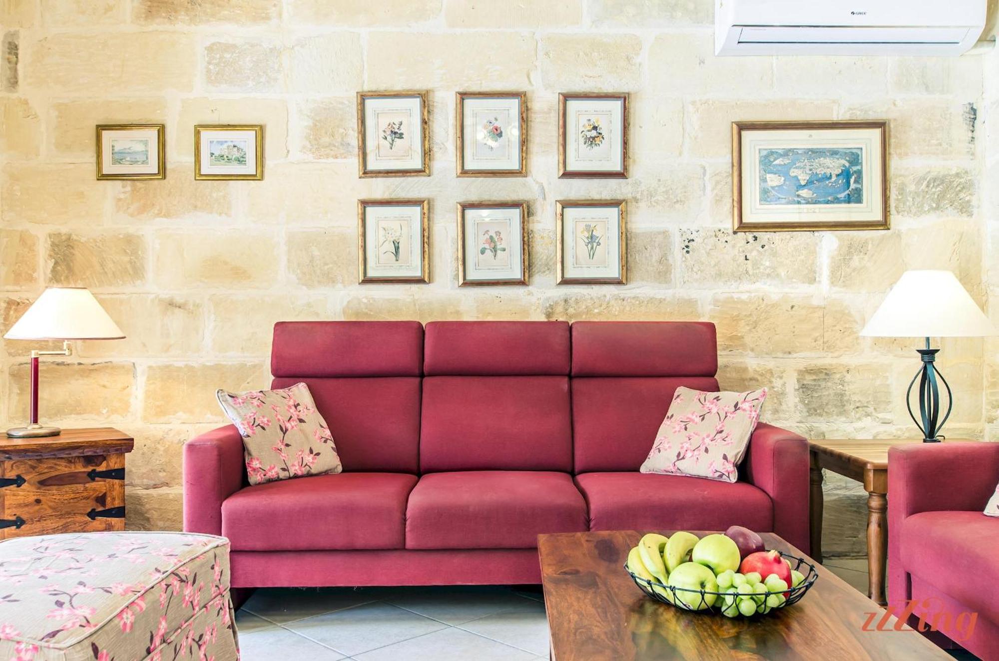 Grand Gozo With Games & Pool Villa
