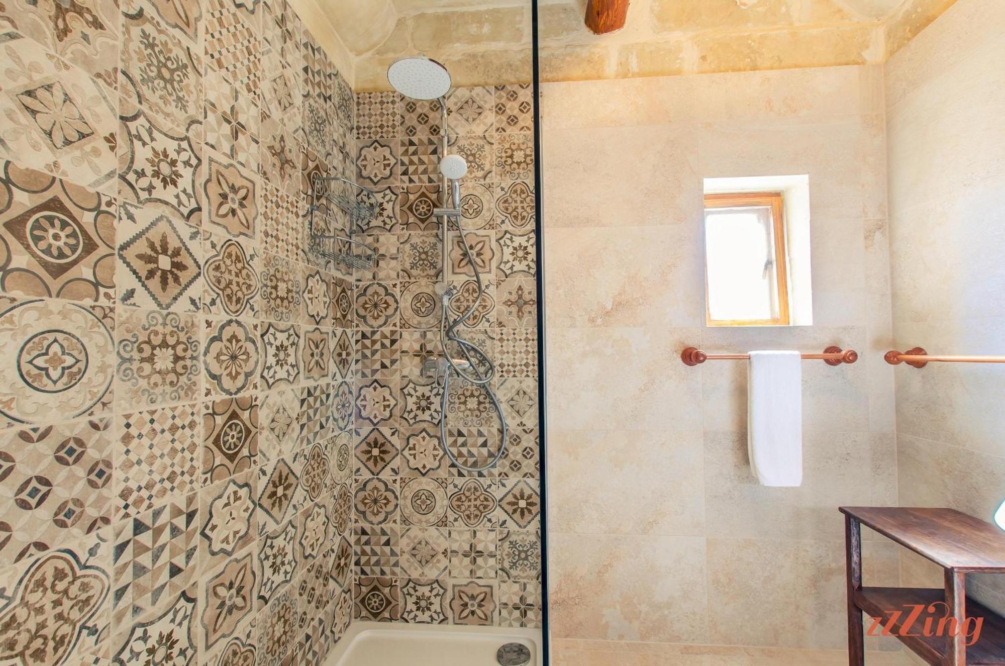 Grand Gozo With Games & Pool Villa