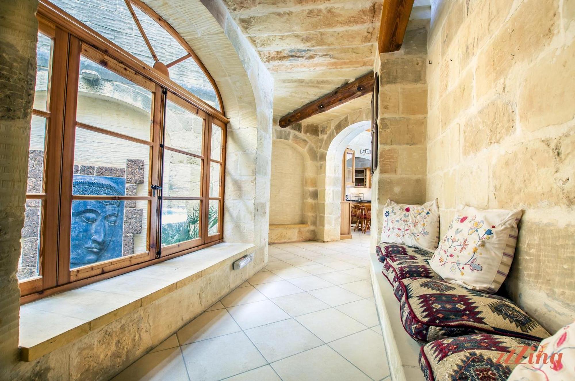 Grand Gozo With Games & Pool Villa *